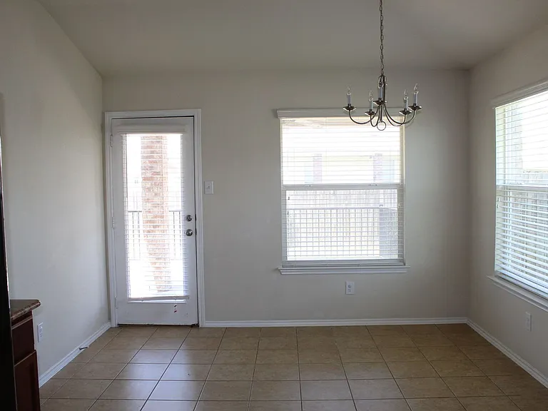 9916 Orion Dr — Photo 5