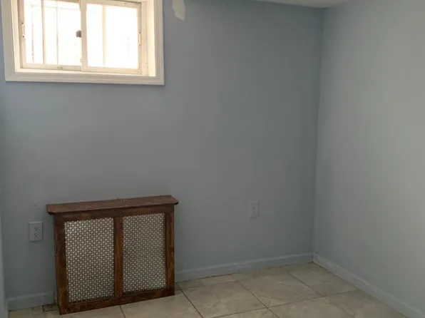 432 Beach 48 St #1, Far Rockaway, NY 11691