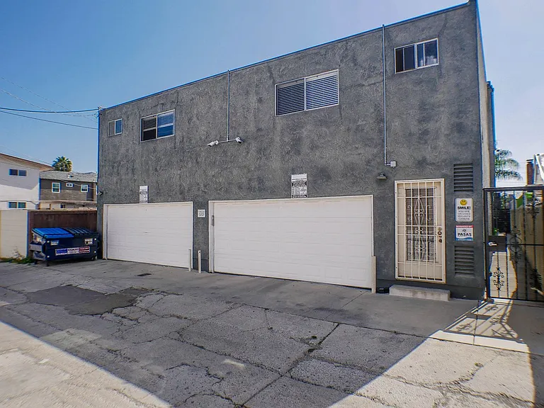4640 Bancroft St — Photo 23