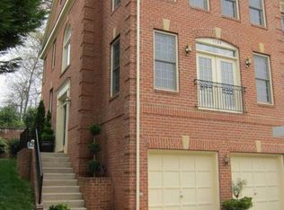 1104 Regal Oak Dr, Rockville, MD 20852