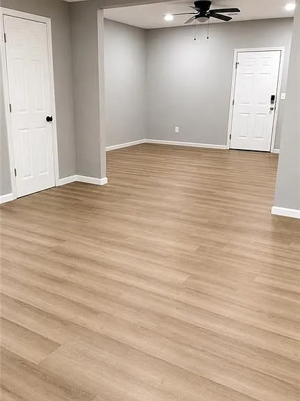202 Oakwood Cir — Photo 13