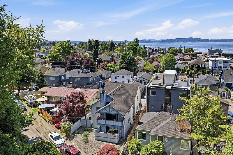4th image of 2475 55th Avenue SW