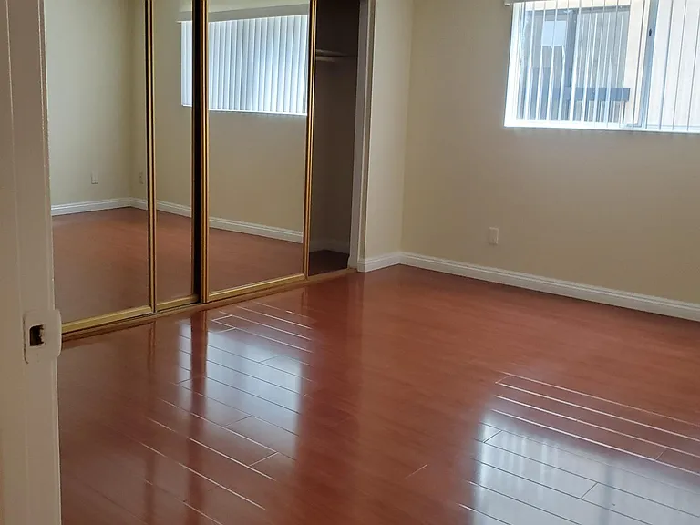 409 W Dryden St #G — Photo 11