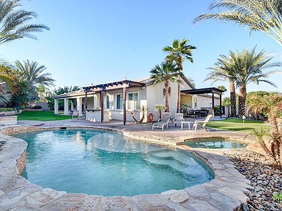 3rd image of 79735 Amalfi Dr