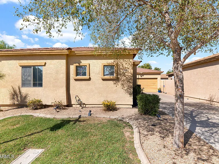 868 E Savannah Dr — Photo 30