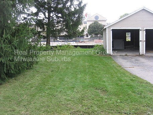 2nd image of 1532 Church St
