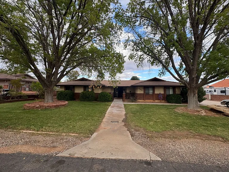 3369 Comanche Rd — Photo 1
