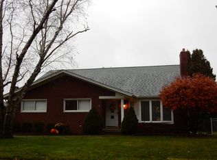 19995 W Doyle Pl, Grosse Pointe Woods, MI 48236