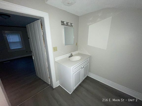5th image of 216 E Main St #2