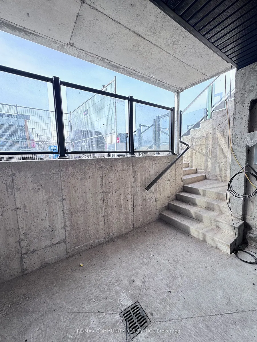 Building Photo - 16 Melbourne Ave #102B