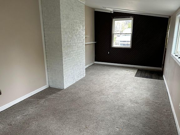 4th image of 2910 Dennis Ln