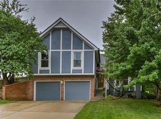 1563 Dartmouth Dr, Liberty, MO 64068