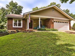 508 Treetop Village Dr, Ballwin, MO 63021