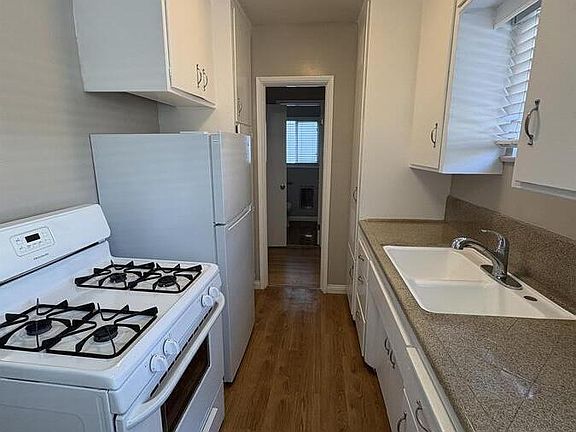 5th image of 335 S Los Robles Ave APT E
