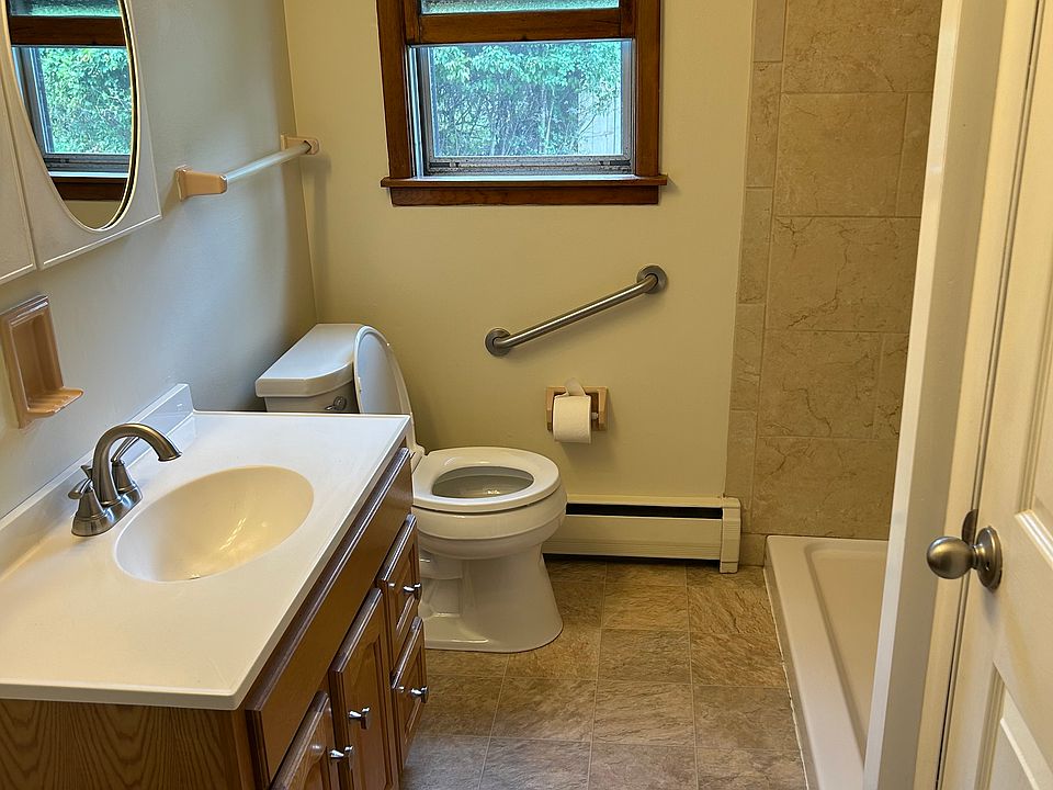 Complete view of bathroom