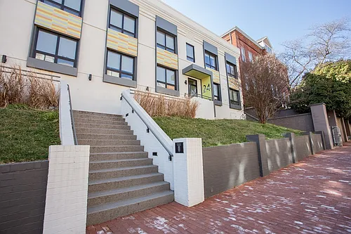 2424 17th St NW #201 Photo 1