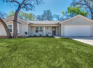 6820 Shadydale Dr, Fort Worth, TX 76182