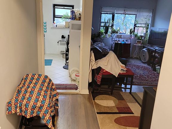 3rd image of 3624 Bell Blvd APT 11B