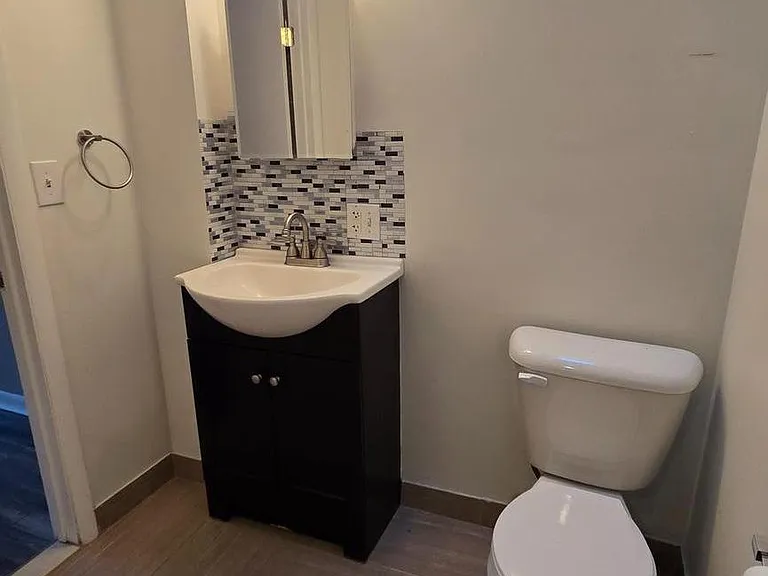 4303 Main St #3 — Photo 8