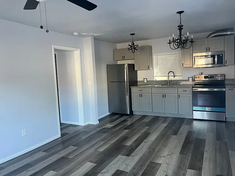 436 Hobson St — Photo 5
