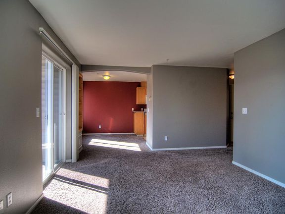 5th image of 5264 NE 121st Ave APT 256