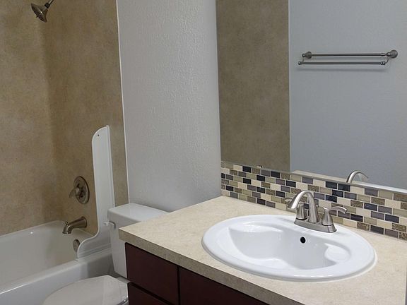 5th image of 19924 19th Ave NE APT 103