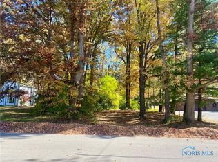 5926 Huntington Rd, Sylvania, OH 43560