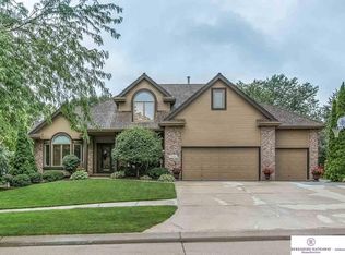 17605 Jones St, Omaha, NE 68118