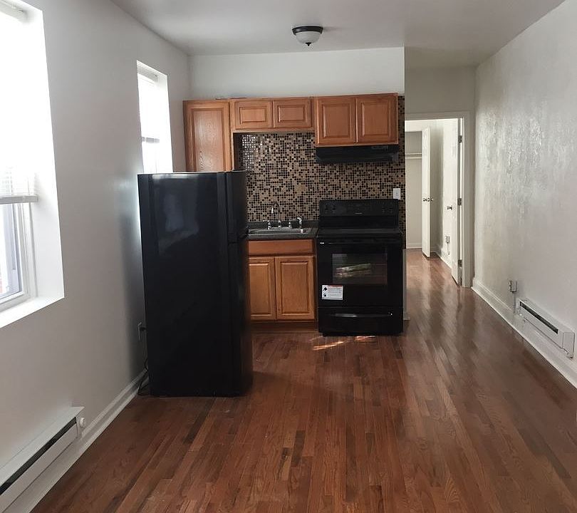 1st image of 3840 Haverford Ave APT 4