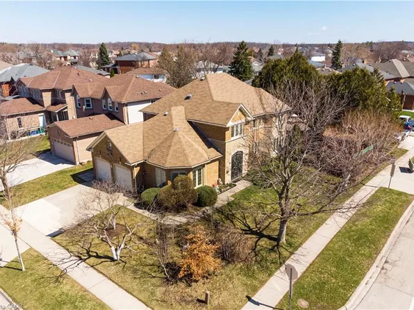 342 Saginaw Pkwy, Cambridge, ON N1T 1R8