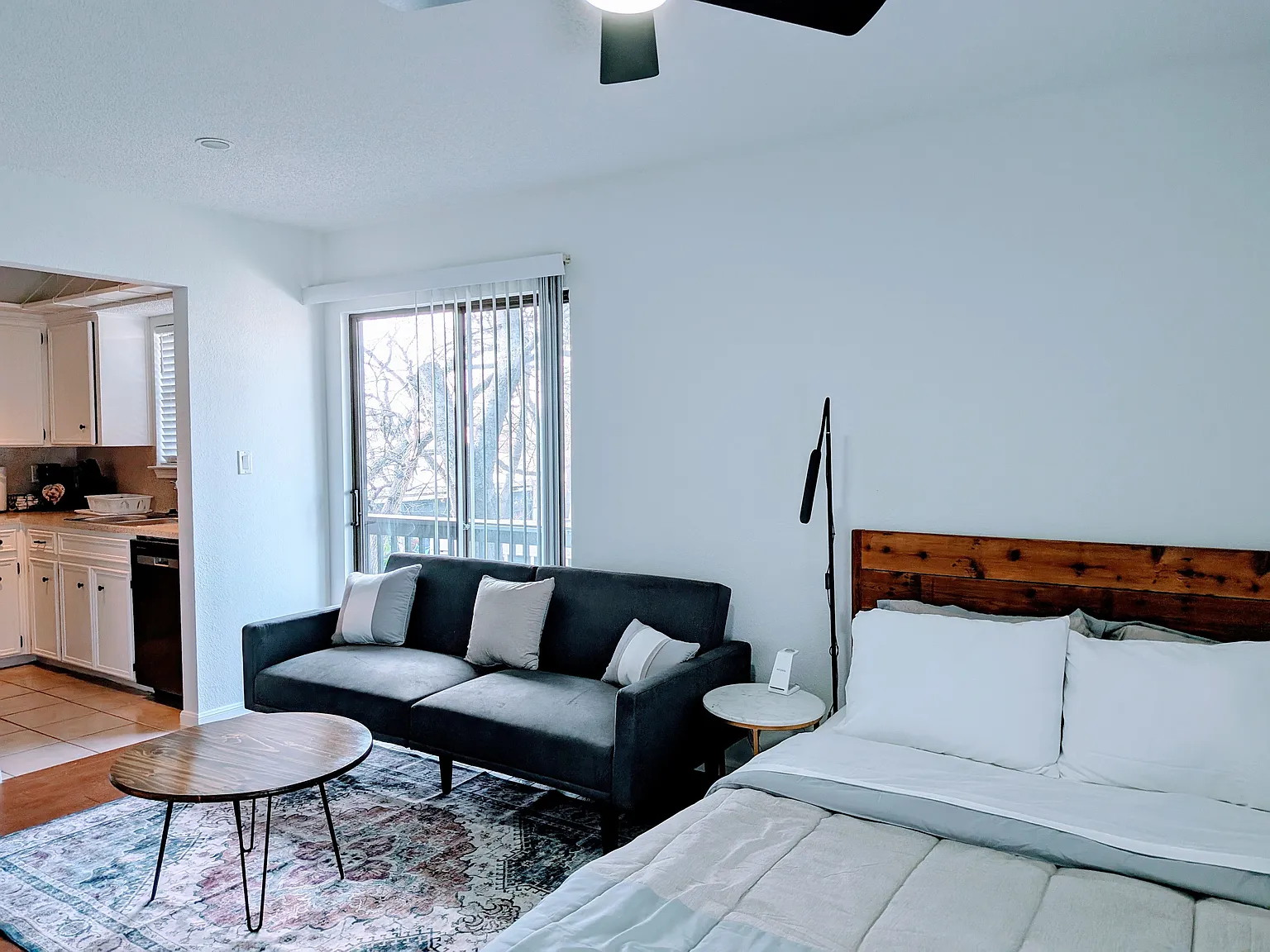 Studio, 1.0 bath, 399 sqft, $995 — Photo 4