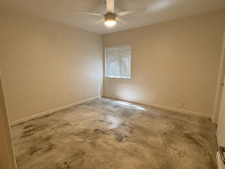 2718 N Greenfield — Photo 17