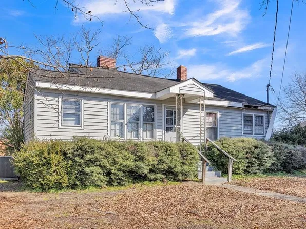 211 McQueen St, Johnston, SC 29832