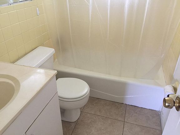 3rd image of 4681 Myrtle Ln
