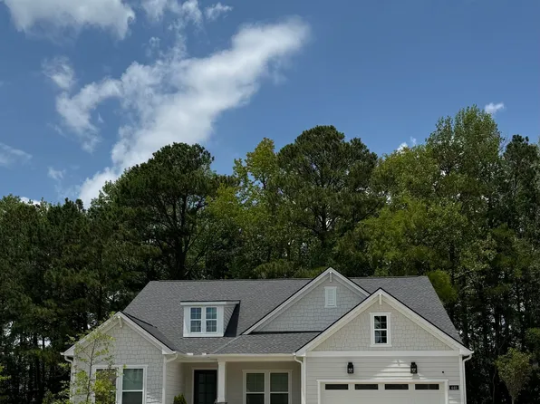 440 Dunton St, Holly Springs, NC 27540