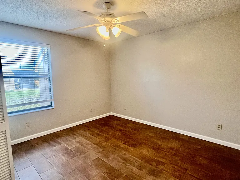 611 Casa Park Ct #D — Photo 18