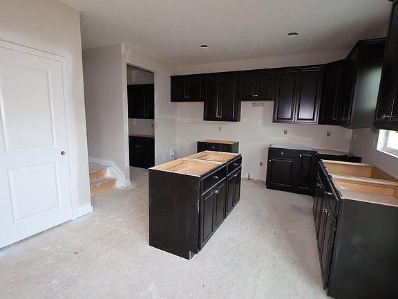 4th image of 1183 Wild Rock Dr