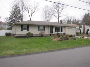 25 Coolridge Ave, Smithfield, RI 02828