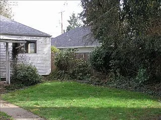 1006 NE Jackson St photo 1