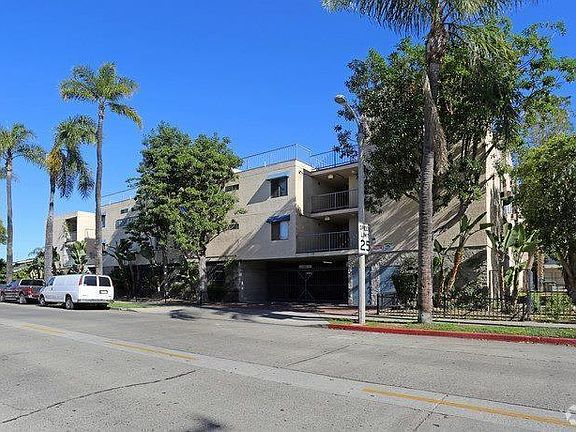 3rd image of 1407 N Bush St APT 405