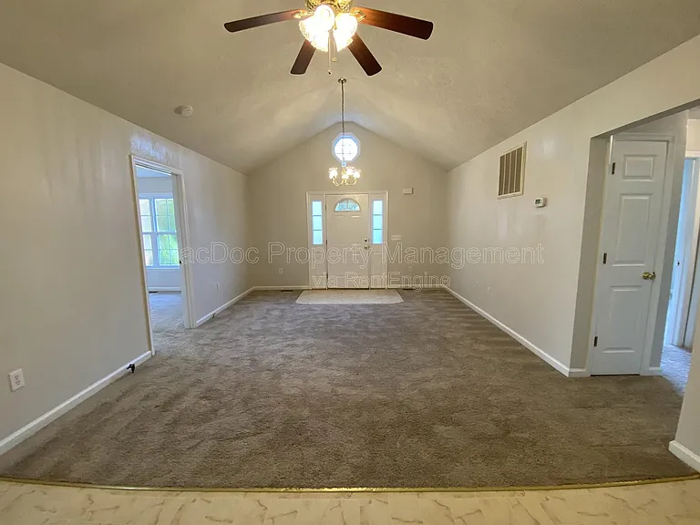 211 Cedar Ridge Dr — Photo 6