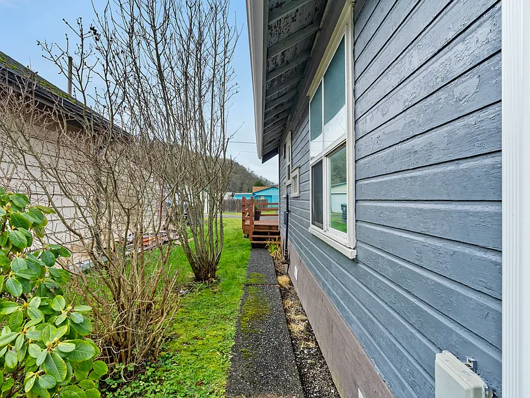 1313 Lincoln St — Photo 19