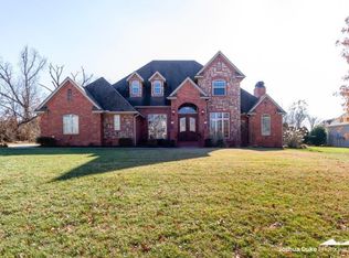 18 W Nottingham Ln, Rogers, AR 72758
