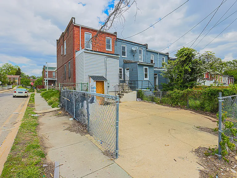 2819 Presbury St — Photo 16