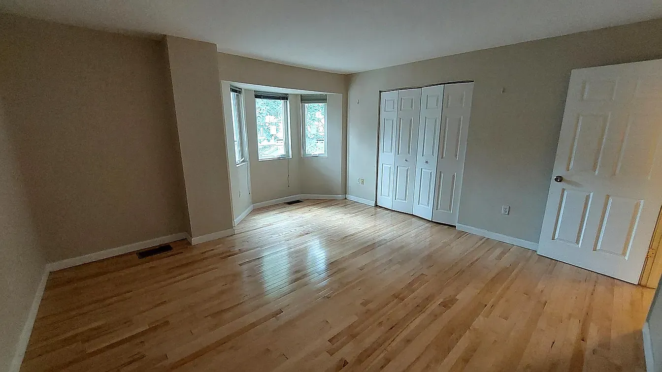 2 bed, 1.5 bath, 990 sqft, $2,900 — Photo 2