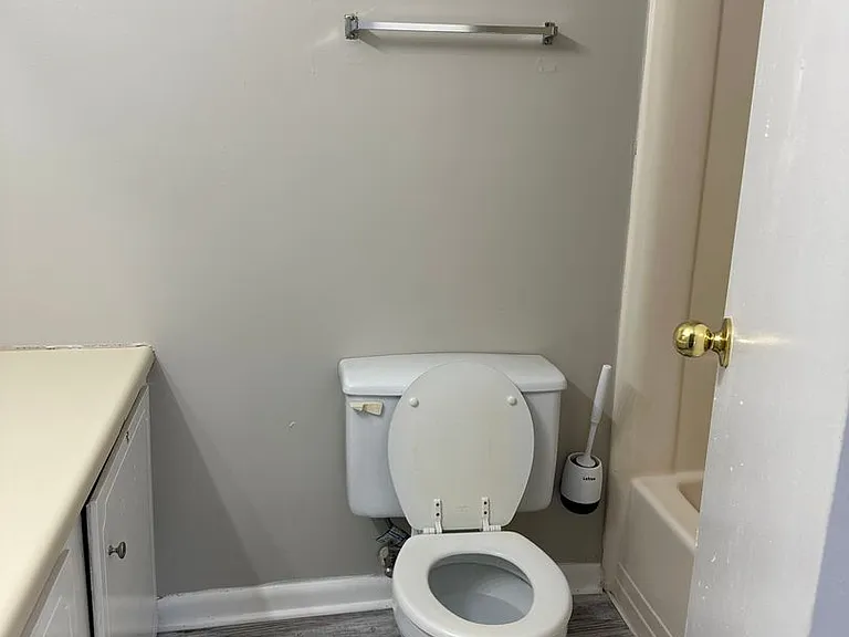 912 Pineland Ave #5 — Photo 17