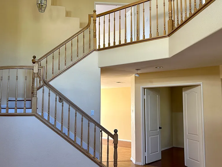 3251 San Tomas Dr — Photo 3