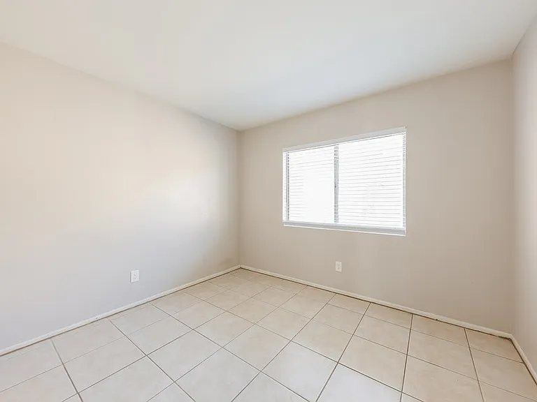 7056 W Eva St — Photo 13
