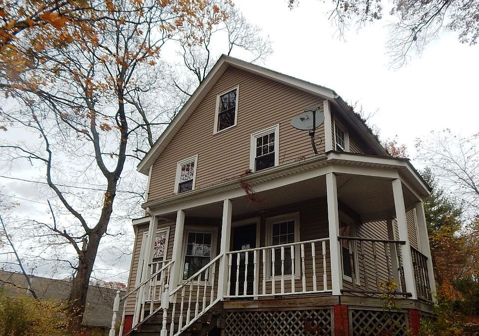 2nd image of 1187 Mendon Rd