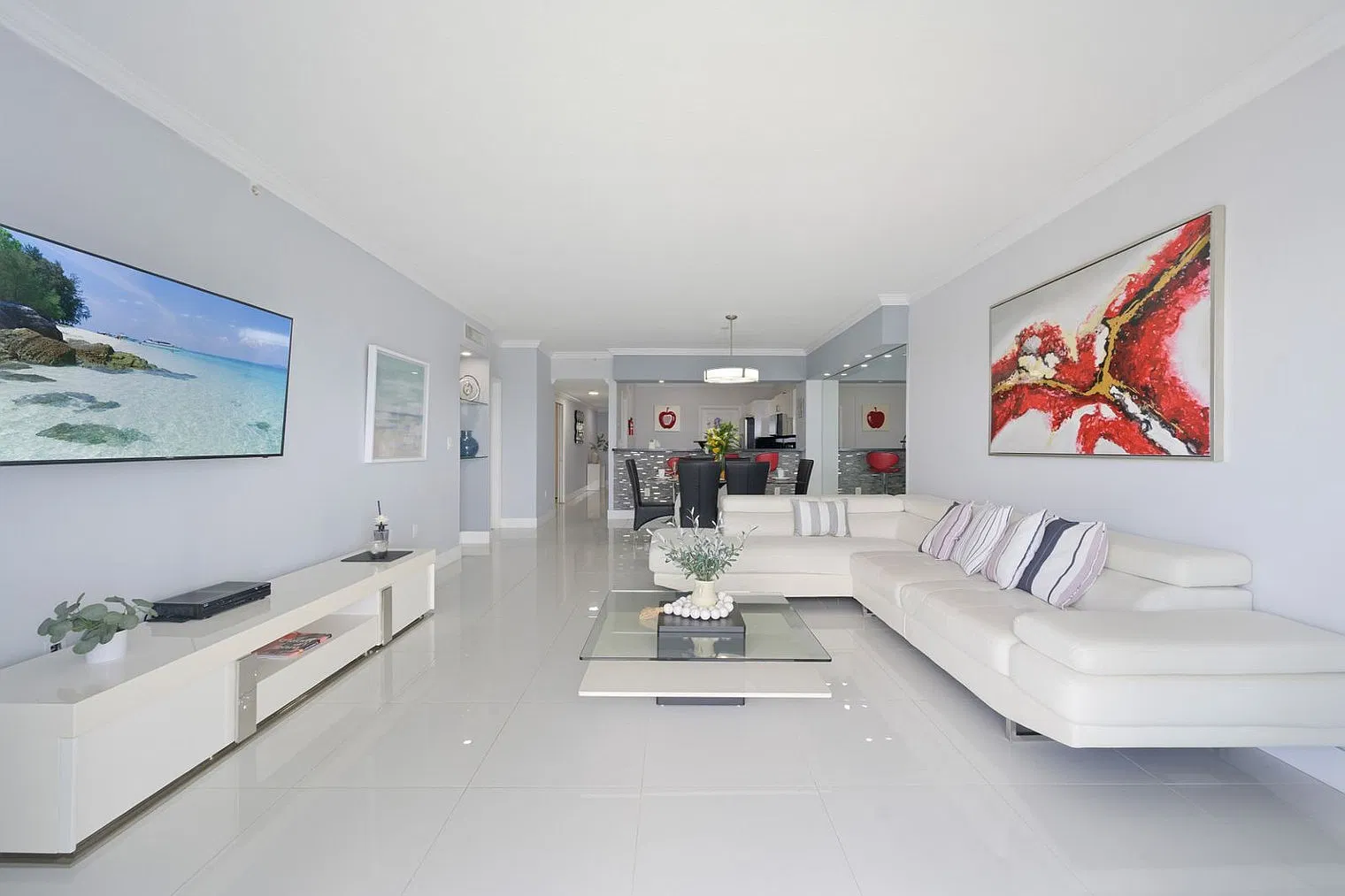 2 bed, 2.0 bath, 1302 sqft, $9,638 — Photo 4